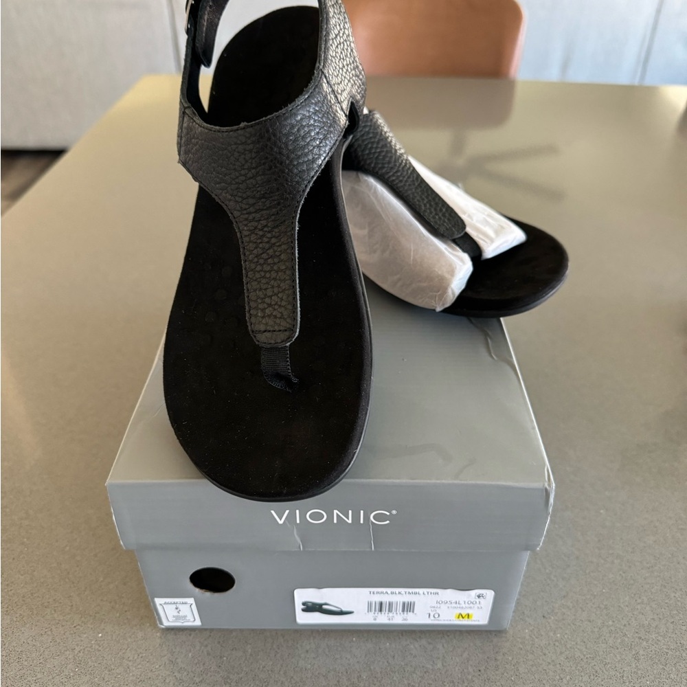 Vionic sandal - brand new in the box! $99 retail! Wicked comfy! Size 10!